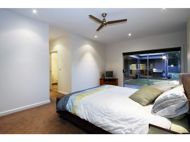 9 Krista Court, Sale VIC 3850