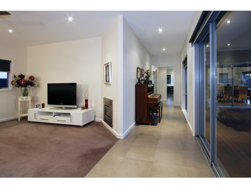 9 Krista Court, Sale VIC 3850