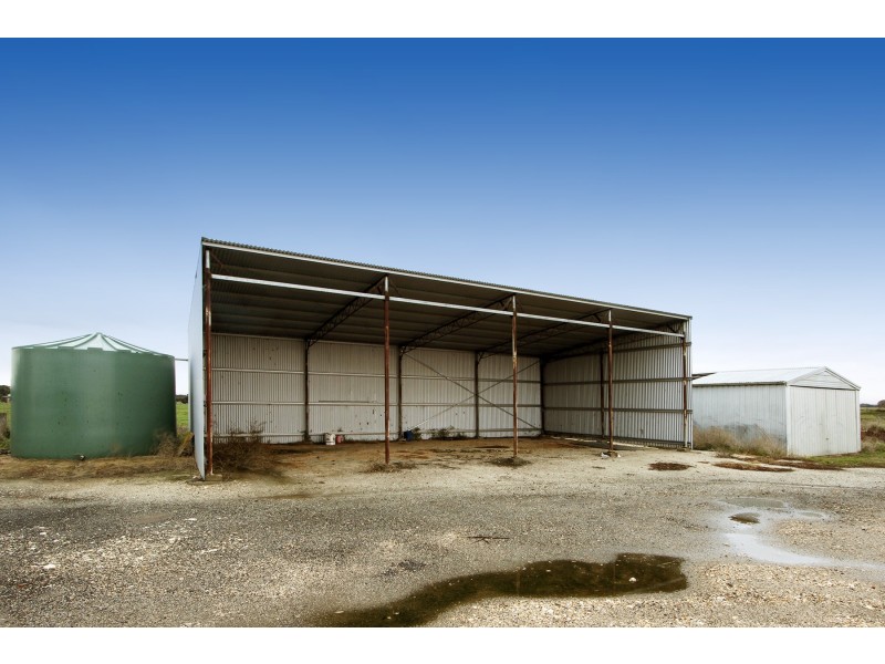 1152 Sale Cowarr Road, Nambrok VIC 3847