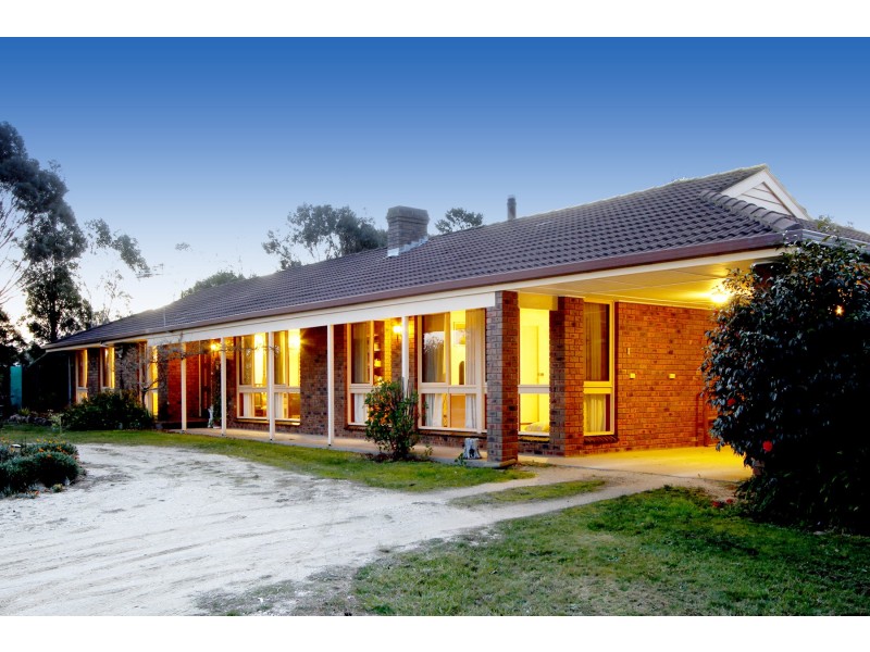 10 Hampton Court, Longford VIC 3851