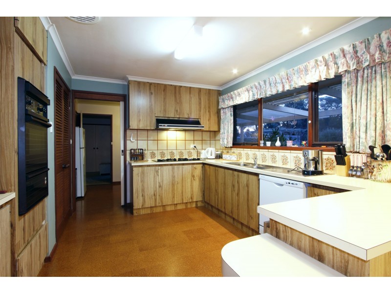 10 Hampton Court, Longford VIC 3851