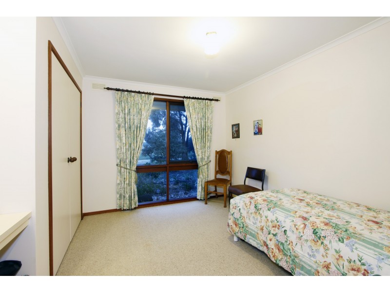 10 Hampton Court, Longford VIC 3851
