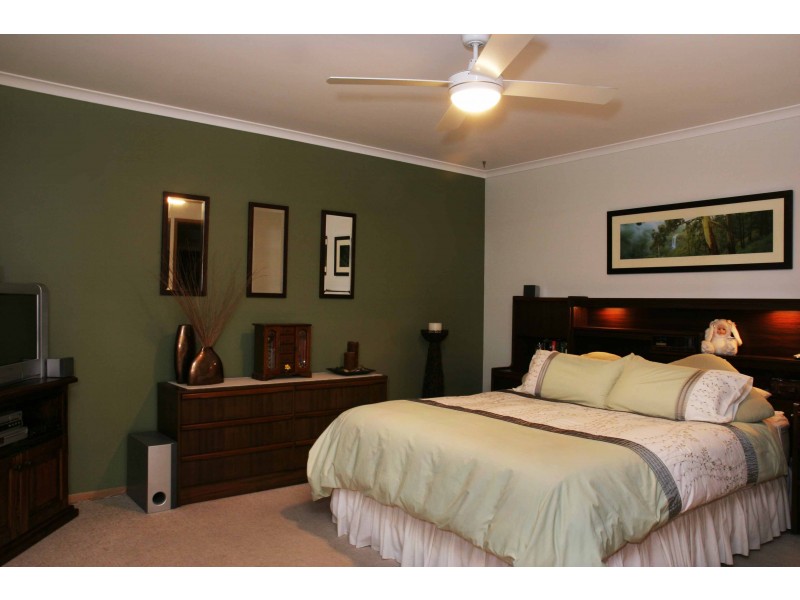 6 Melaleuca Court, Sale VIC 3850