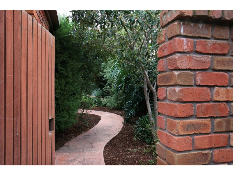 6 Melaleuca Court, Sale VIC 3850