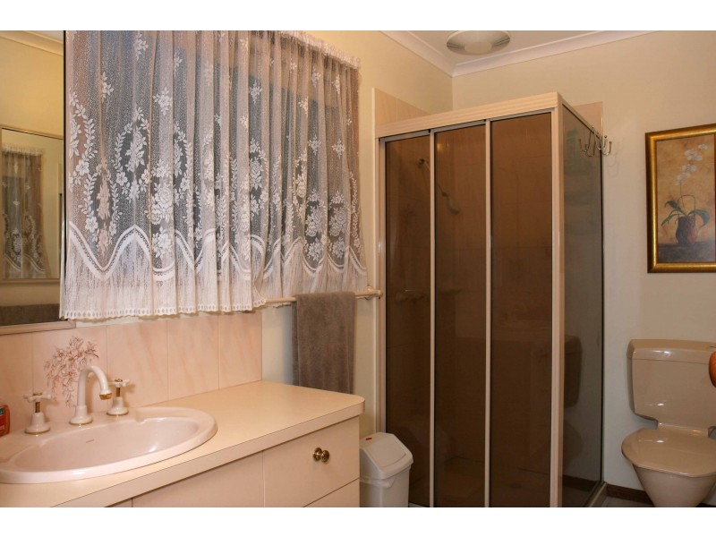 6 Melaleuca Court, Sale VIC 3850