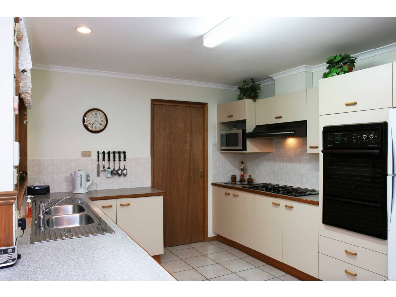 6 Melaleuca Court, Sale VIC 3850