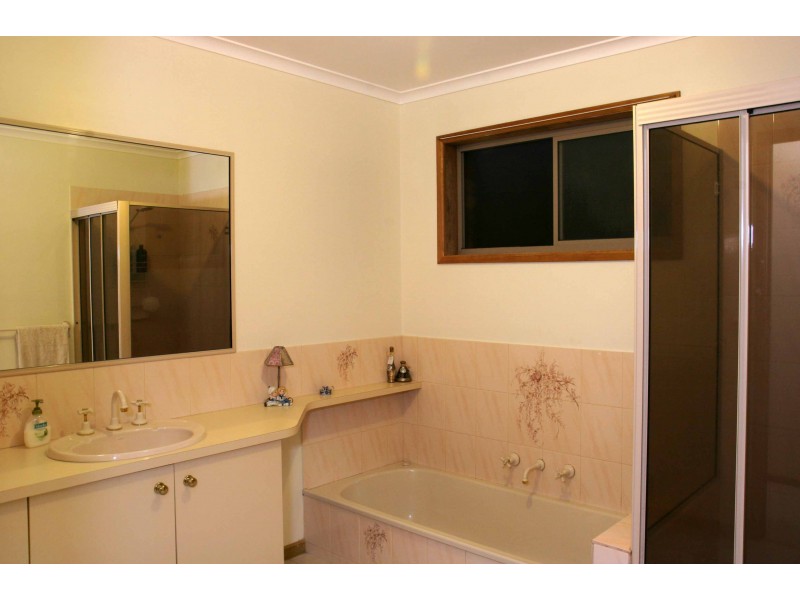 6 Melaleuca Court, Sale VIC 3850