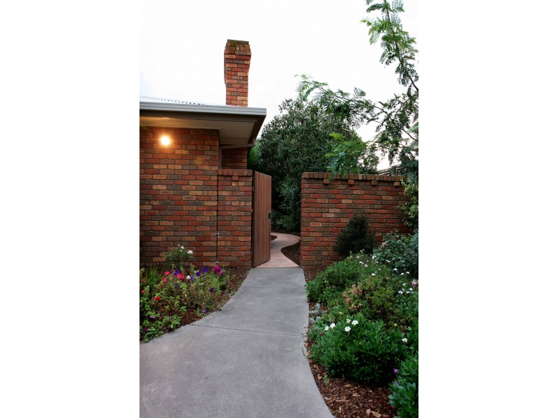 6 Melaleuca Court, Sale VIC 3850