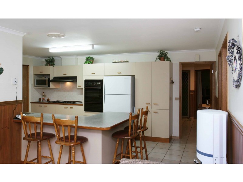 6 Melaleuca Court, Sale VIC 3850