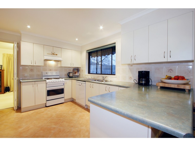 9 Marcus Court, Sale VIC 3850