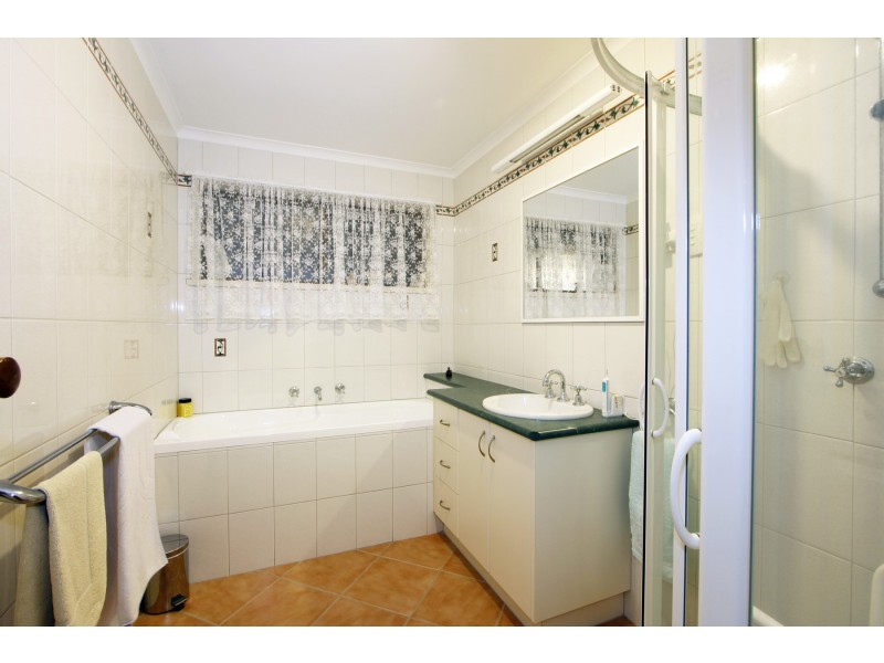 9 Marcus Court, Sale VIC 3850