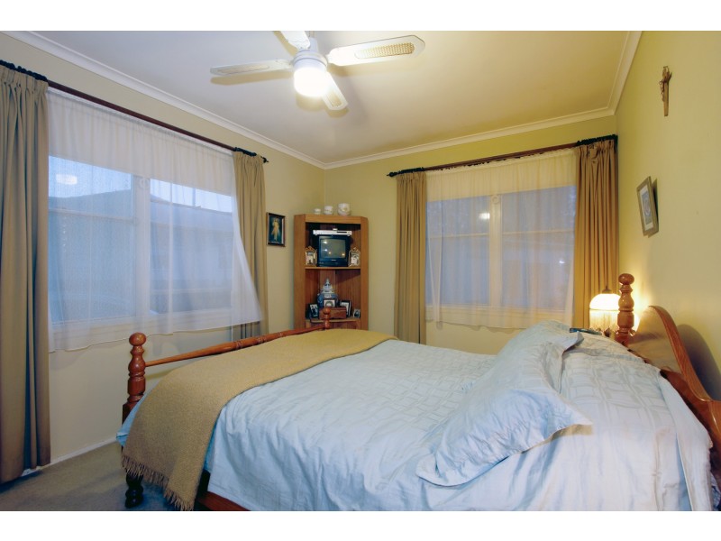 13 Overend Crescent, Sale VIC 3850