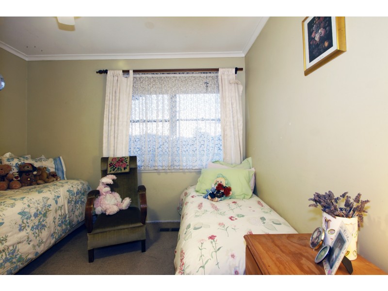 13 Overend Crescent, Sale VIC 3850