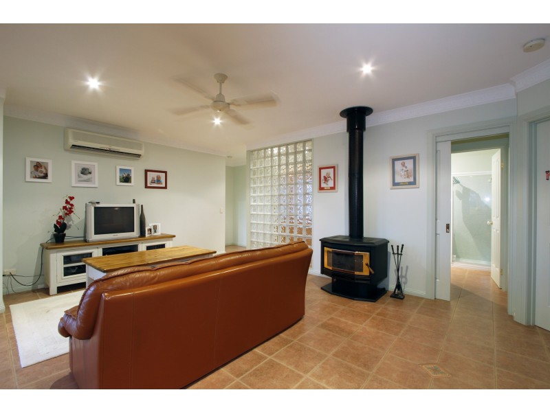 19 Highfield Drive, Longford VIC 3851