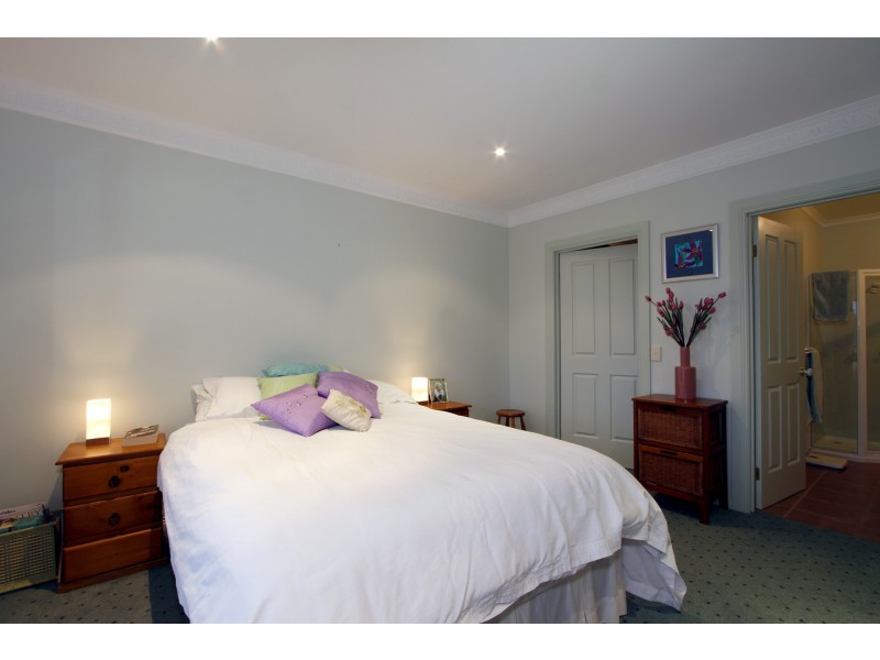 19 Highfield Drive, Longford VIC 3851