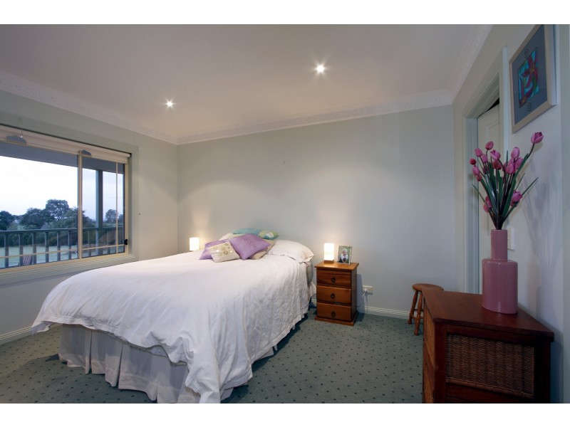 19 Highfield Drive, Longford VIC 3851