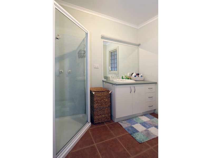 19 Highfield Drive, Longford VIC 3851