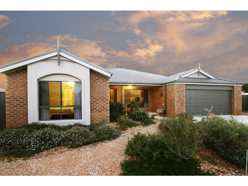 12 Ducret Court, Stratford VIC 3862
