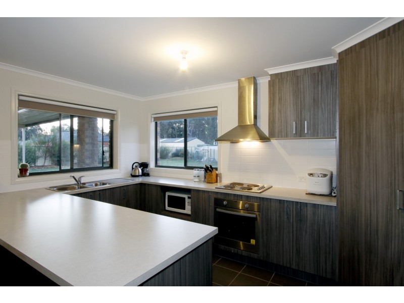 12 Ducret Court, Stratford VIC 3862