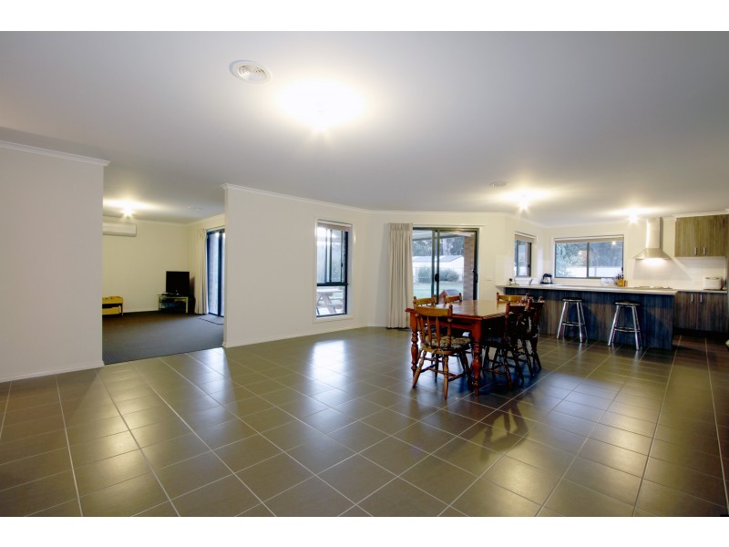 12 Ducret Court, Stratford VIC 3862