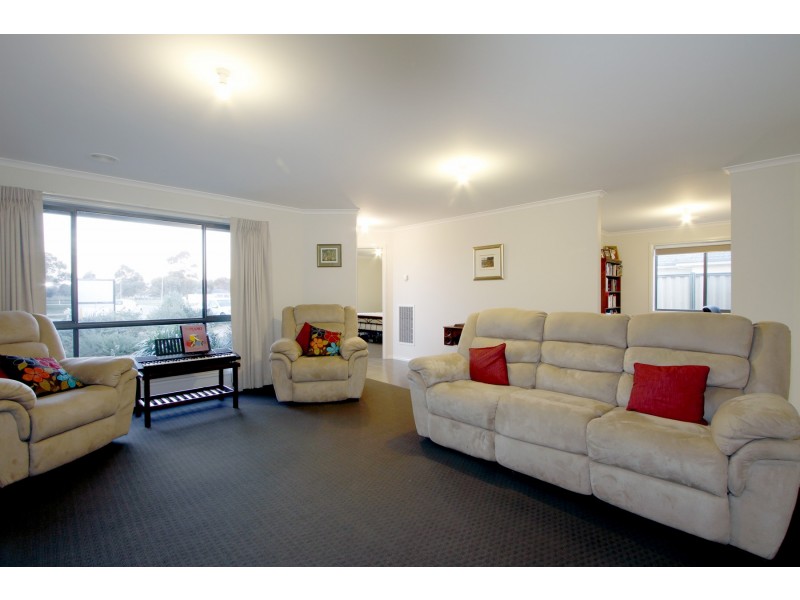 12 Ducret Court, Stratford VIC 3862