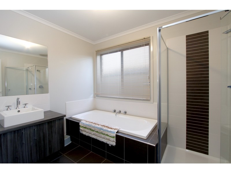 12 Ducret Court, Stratford VIC 3862