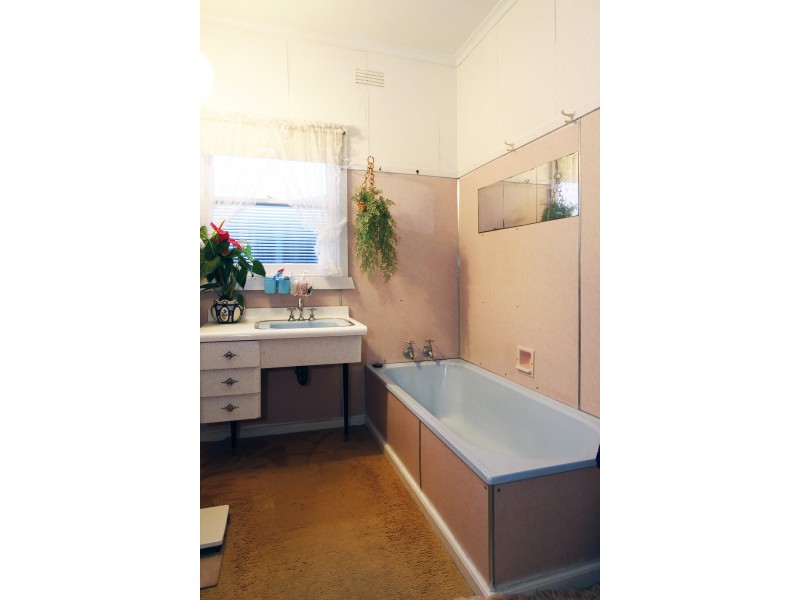 13 Fitzroy Street, Sale VIC 3850