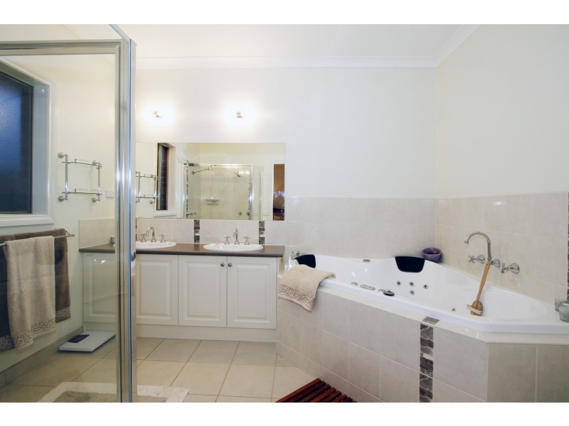 5 Ducret Court, Stratford VIC 3862