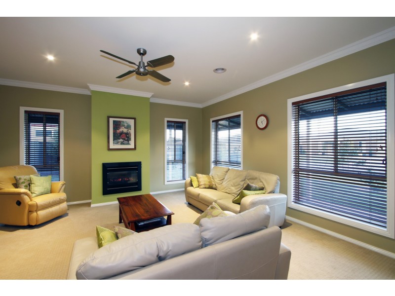 10 Brolga Place, Sale VIC 3850