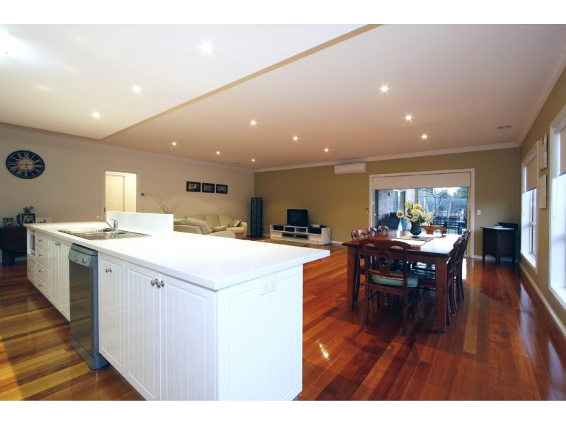 10 Brolga Place, Sale VIC 3850