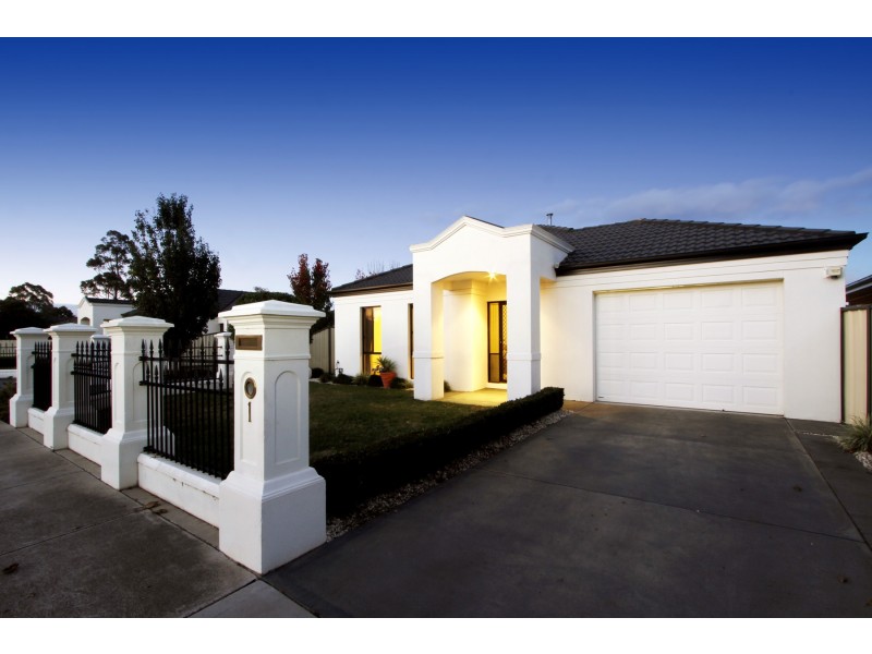 1/10 Weir Street, Sale VIC 3850