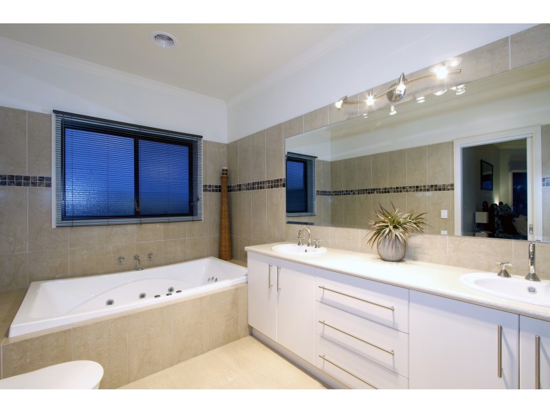 97 Sovereign Drive, Sale VIC 3850