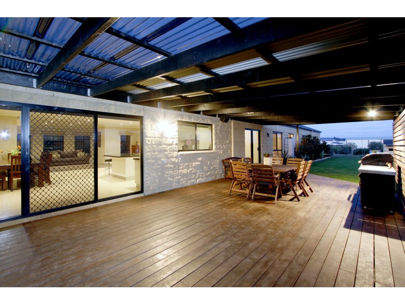 97 Sovereign Drive, Sale VIC 3850