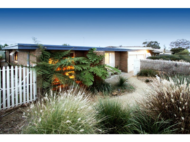 21 Valentine Crescent, Sale VIC 3850