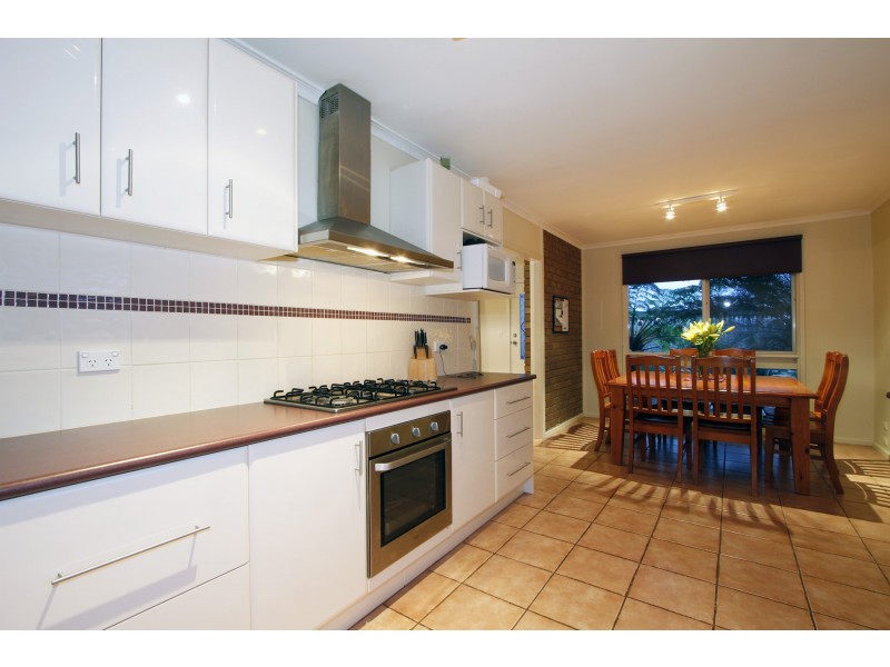 21 Valentine Crescent, Sale VIC 3850