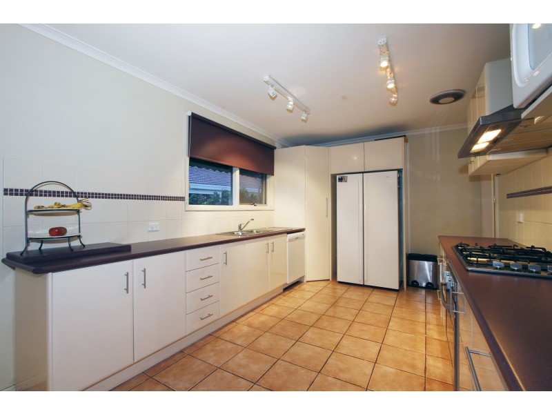 21 Valentine Crescent, Sale VIC 3850