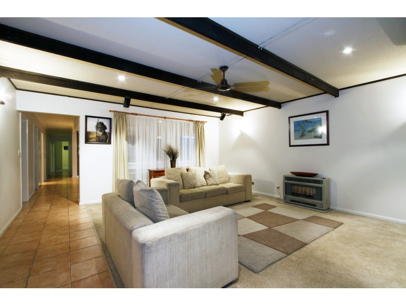 21 Valentine Crescent, Sale VIC 3850