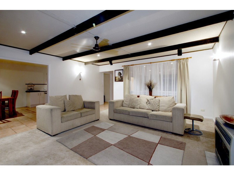 21 Valentine Crescent, Sale VIC 3850