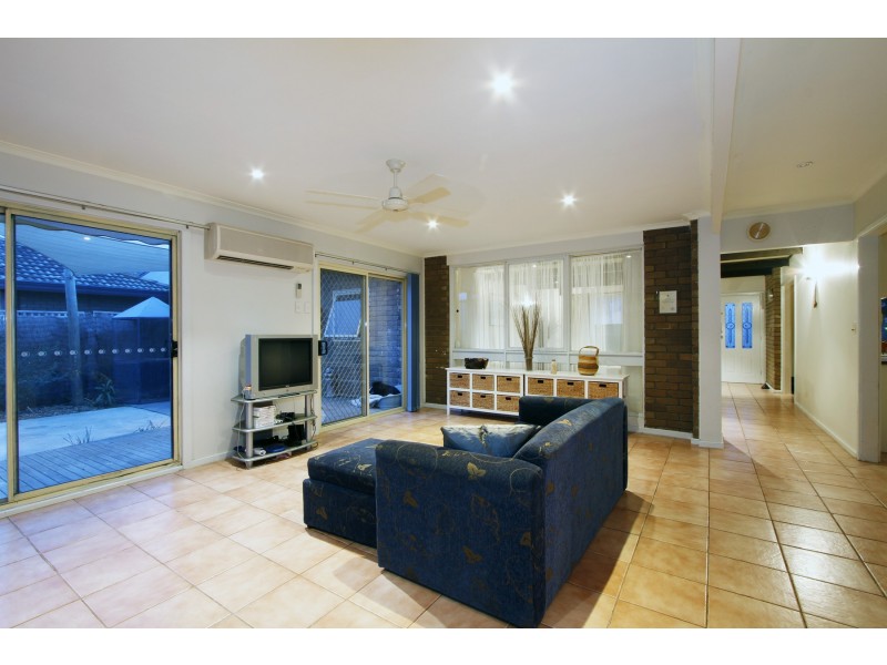 21 Valentine Crescent, Sale VIC 3850