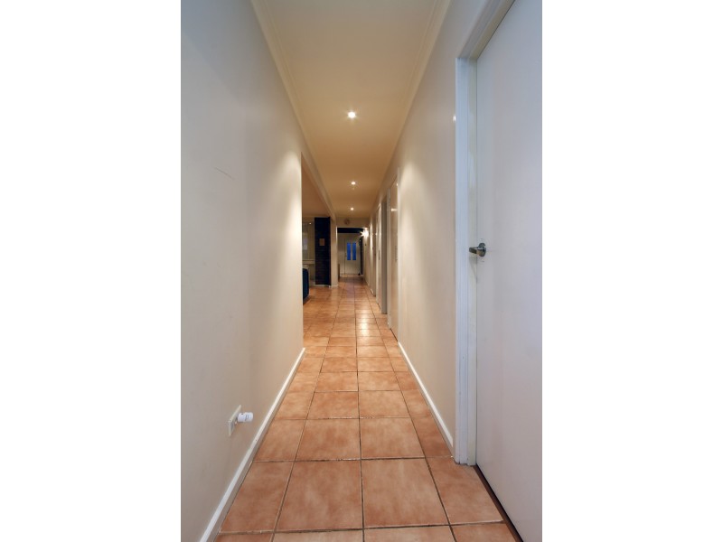 21 Valentine Crescent, Sale VIC 3850