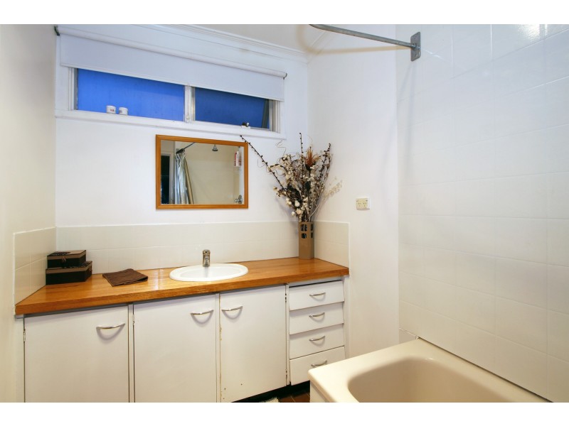 21 Valentine Crescent, Sale VIC 3850