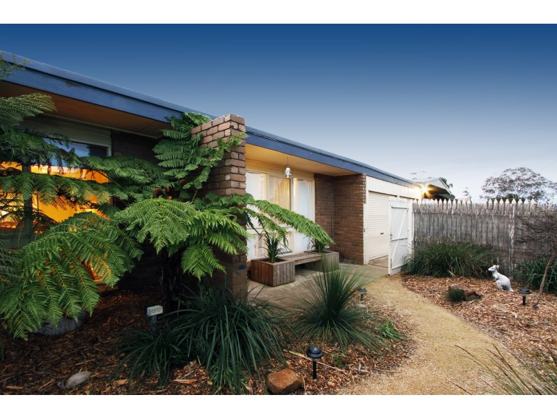 21 Valentine Crescent, Sale VIC 3850