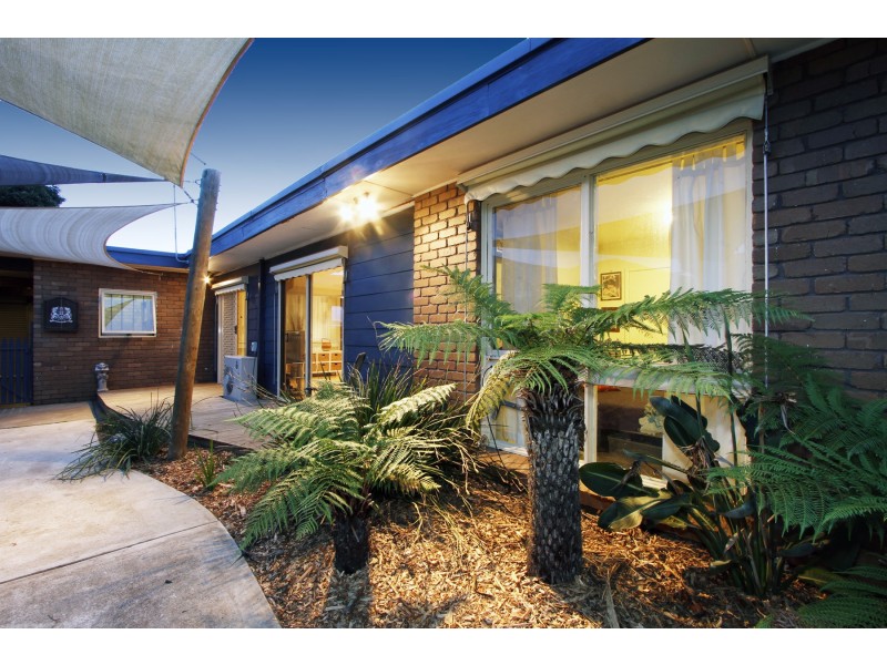 21 Valentine Crescent, Sale VIC 3850