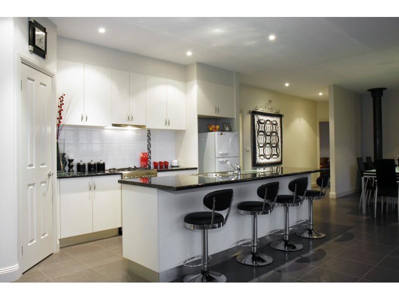 81 Newnhams Road, Longford VIC 3851