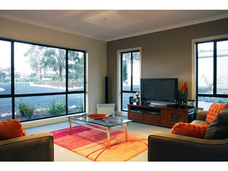 81 Newnhams Road, Longford VIC 3851