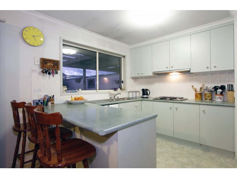 6 Greenaway Court, Sale VIC 3850