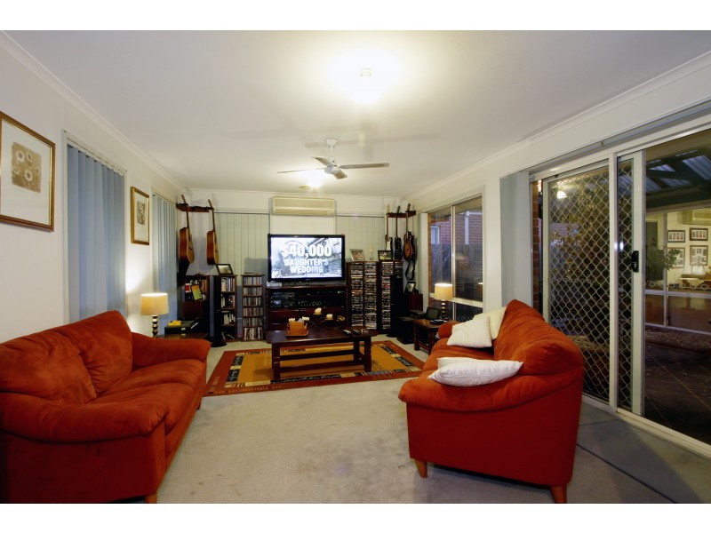 6 Greenaway Court, Sale VIC 3850