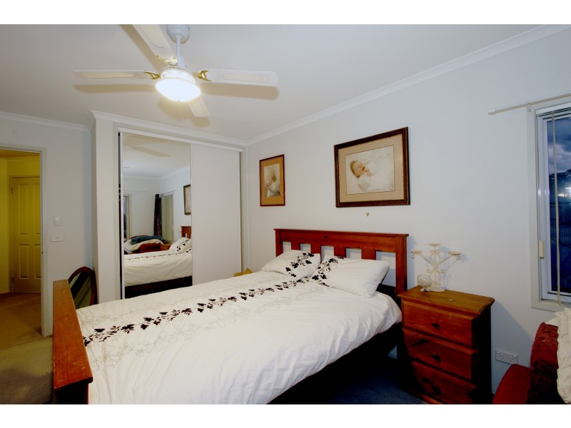 6 Greenaway Court, Sale VIC 3850