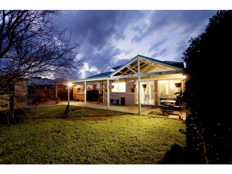 6 Greenaway Court, Sale VIC 3850
