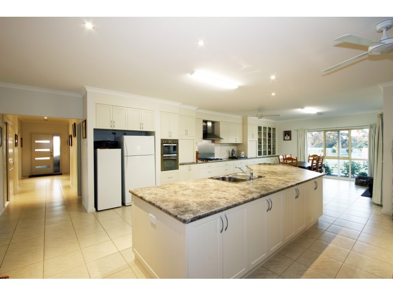 8 Jemma Court, Wurruk VIC 3850